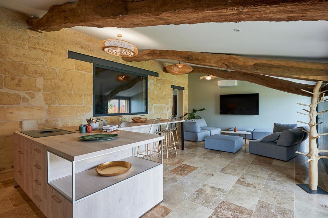 Bed and Breakfast Le Repaire Lagardere Lussac  Exteriér fotografie
